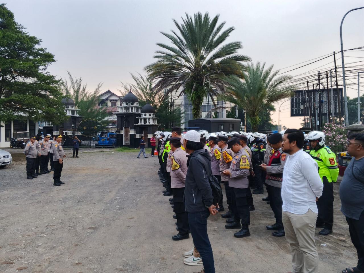 Polres Bogor Amankan Kegiatan Pawai Obor Warga Puncak Peringati Malam 1 Muharam 1447 H