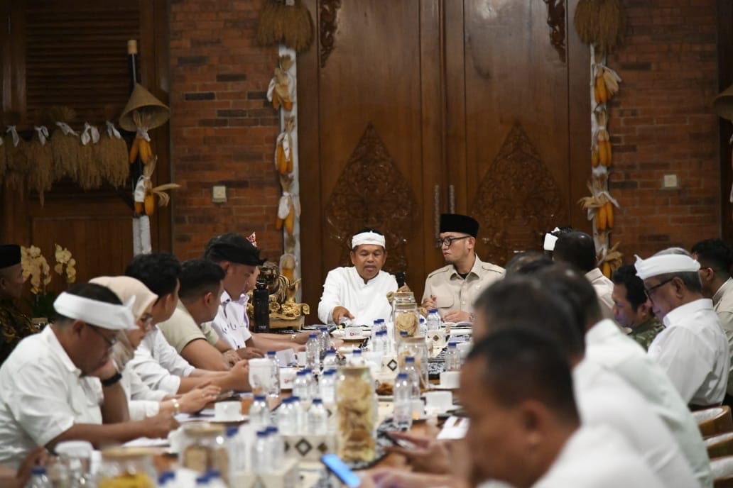 Rudy Susmanto Bahas Penguatan Layanan Haji dan Umrah Bersama Wamenhaj dan Gubernur Jabar