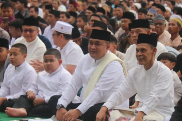 Puluhan Ribu Masyarakat Padati Stadion Pakansari Untuk Shalat Idul Fitri dan Pesta Rakyat Bersama Bupati Bogor